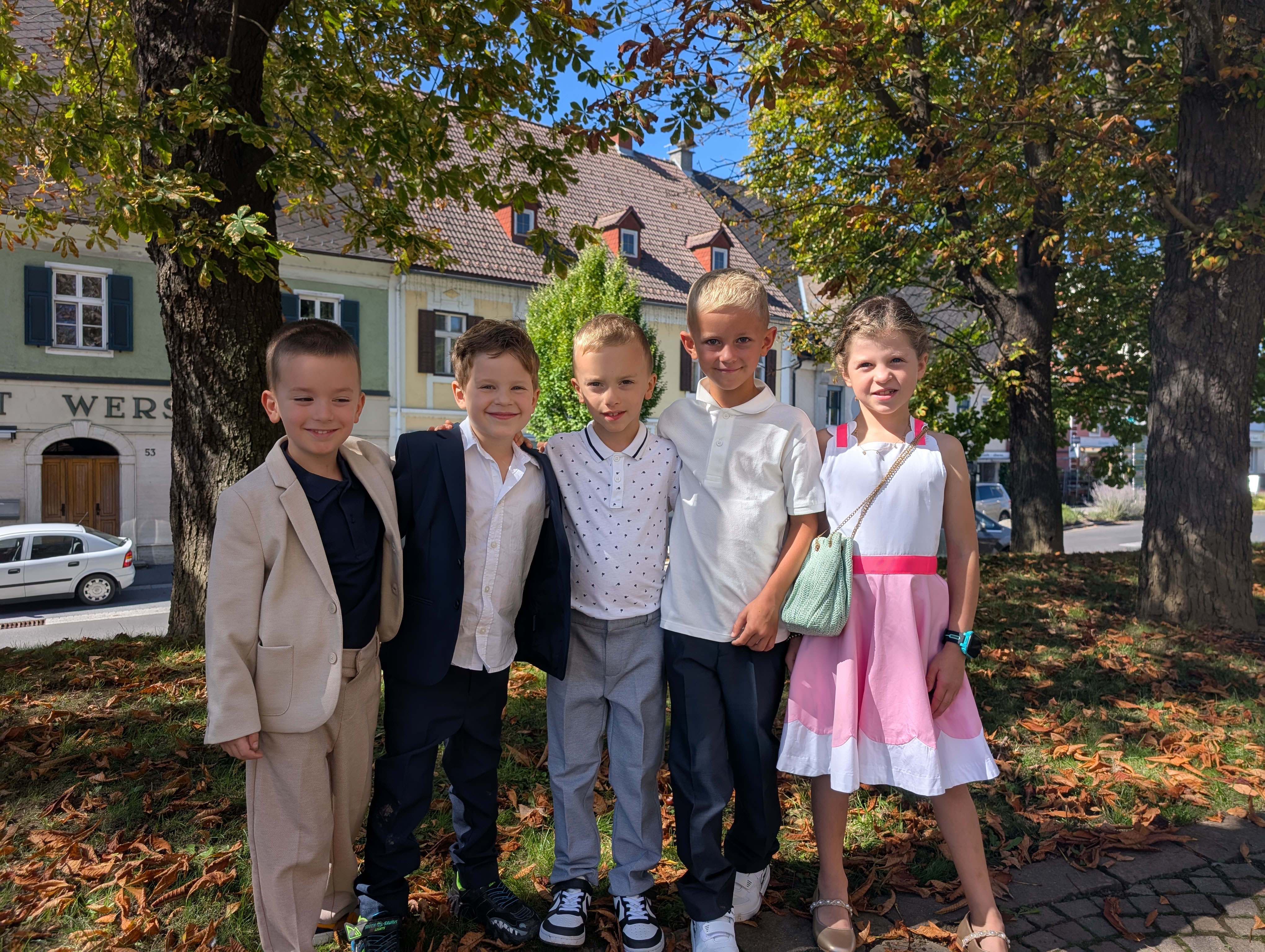 Kinder schick angezogen